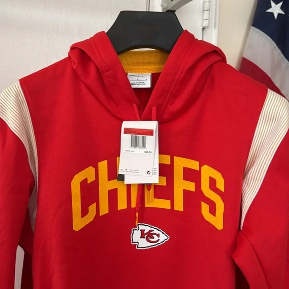 Chiefs Hoodie - Picture 3 of 6